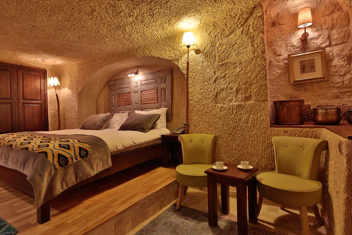 Room #52 – Deluxe Double Cave Room
