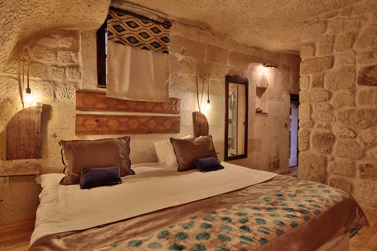 Room #55 – Deluxe Double Cave Room